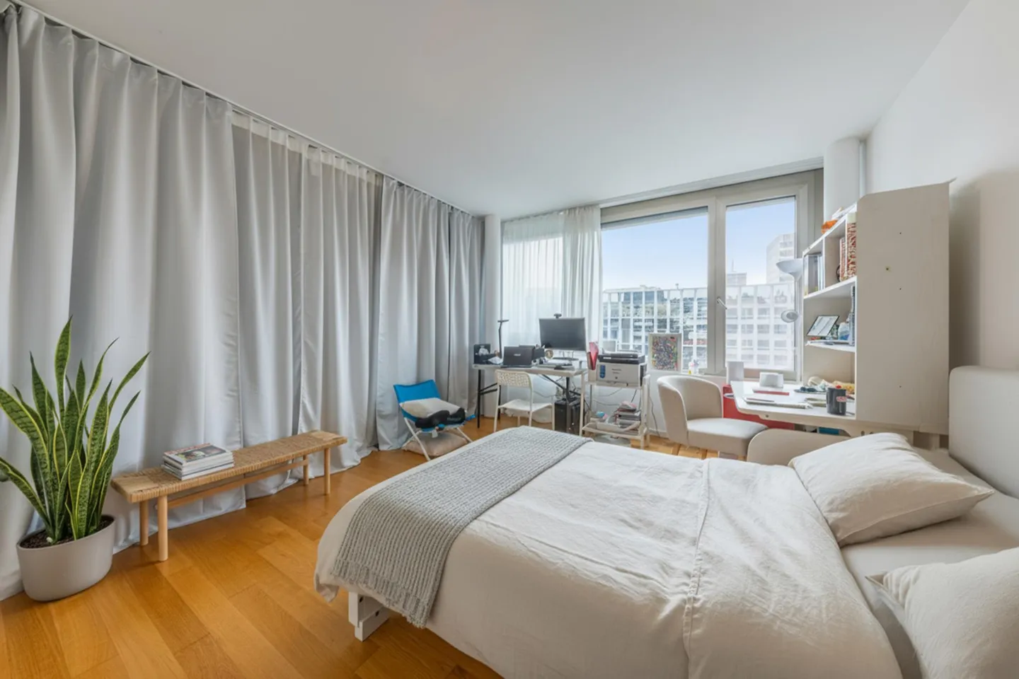 Elegant contemporary penthouse duplex - Photo 8 of 12