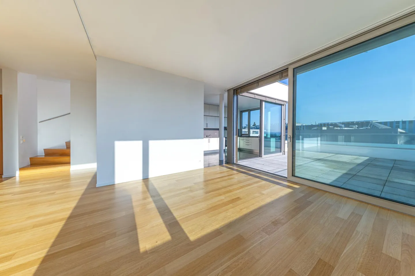 Elegant contemporary attic duplex - Photo 3 of 12