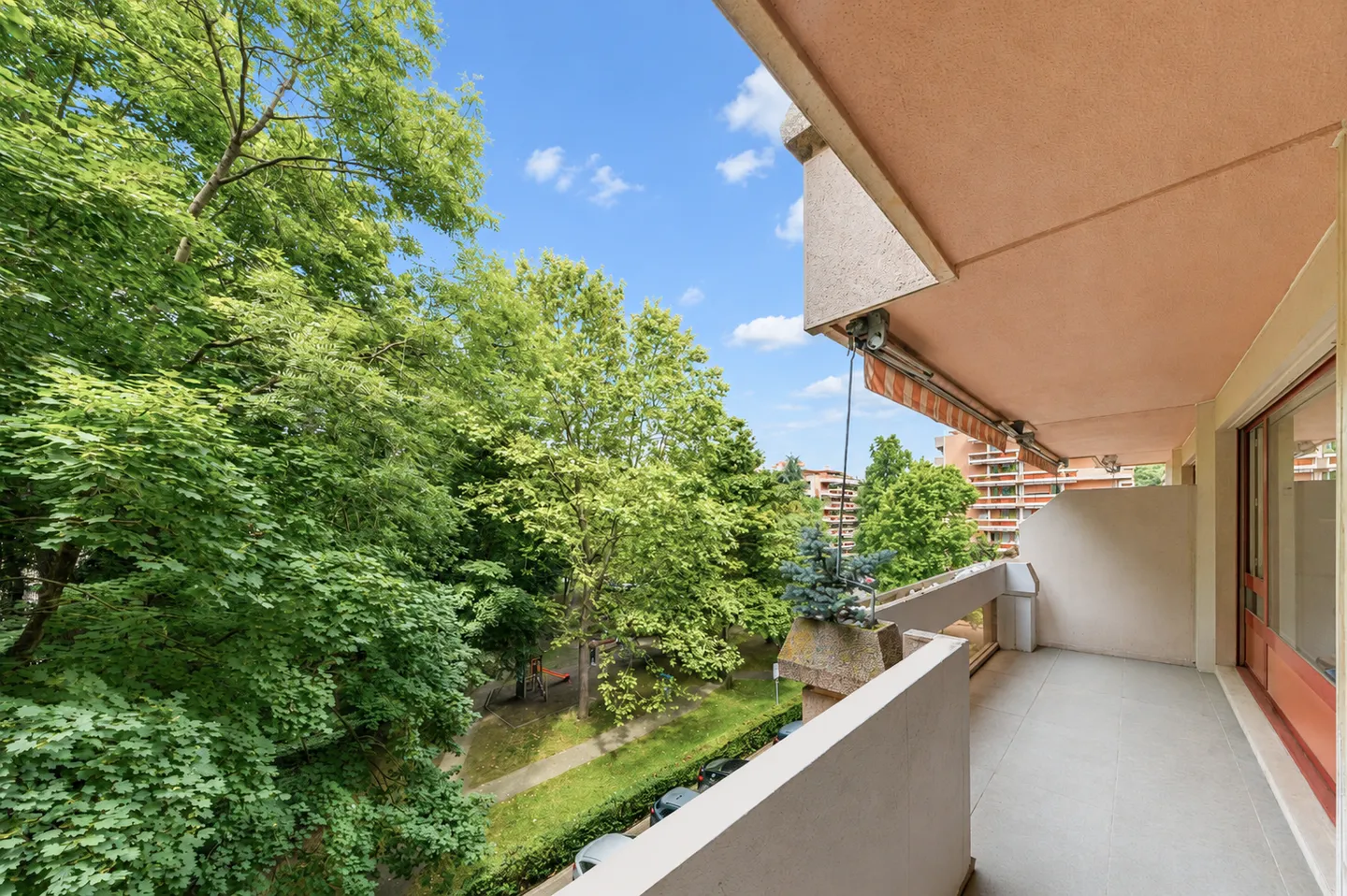 Contemporary Apartment in the Eaux-Vives District - Photo 7 of 7