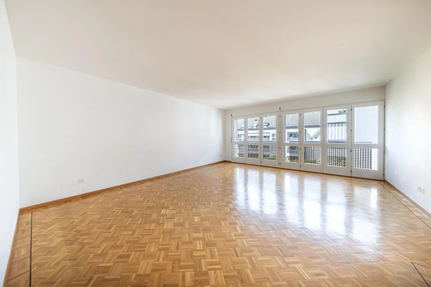 Bequeme 4-Zimmer-Wohnung im Herzen des Dorfes - Foto 2 von 6