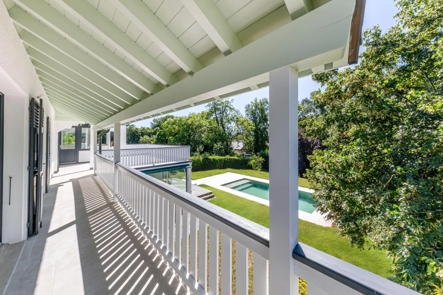 Villa rénovée avec piscine - Photo 2 sur 6