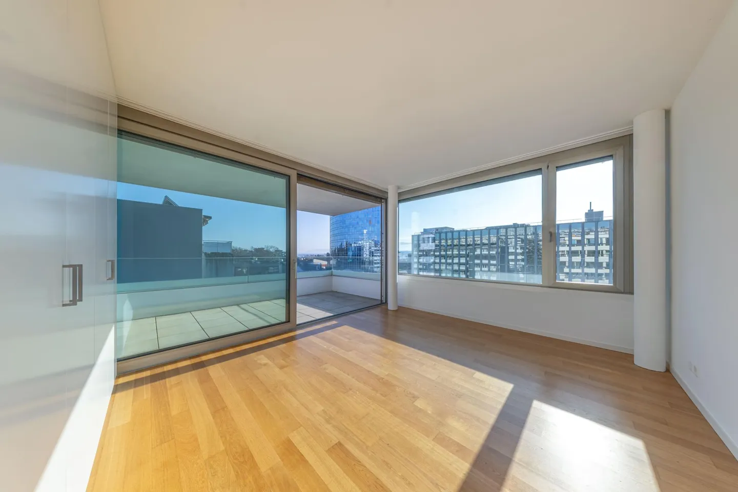 Bright Duplex in Attic - Photo 6 of 8