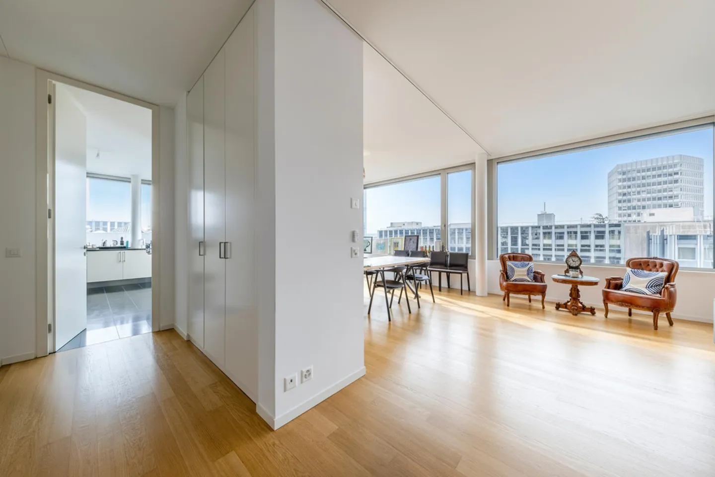 Elegant contemporary penthouse duplex - Photo 3 of 12