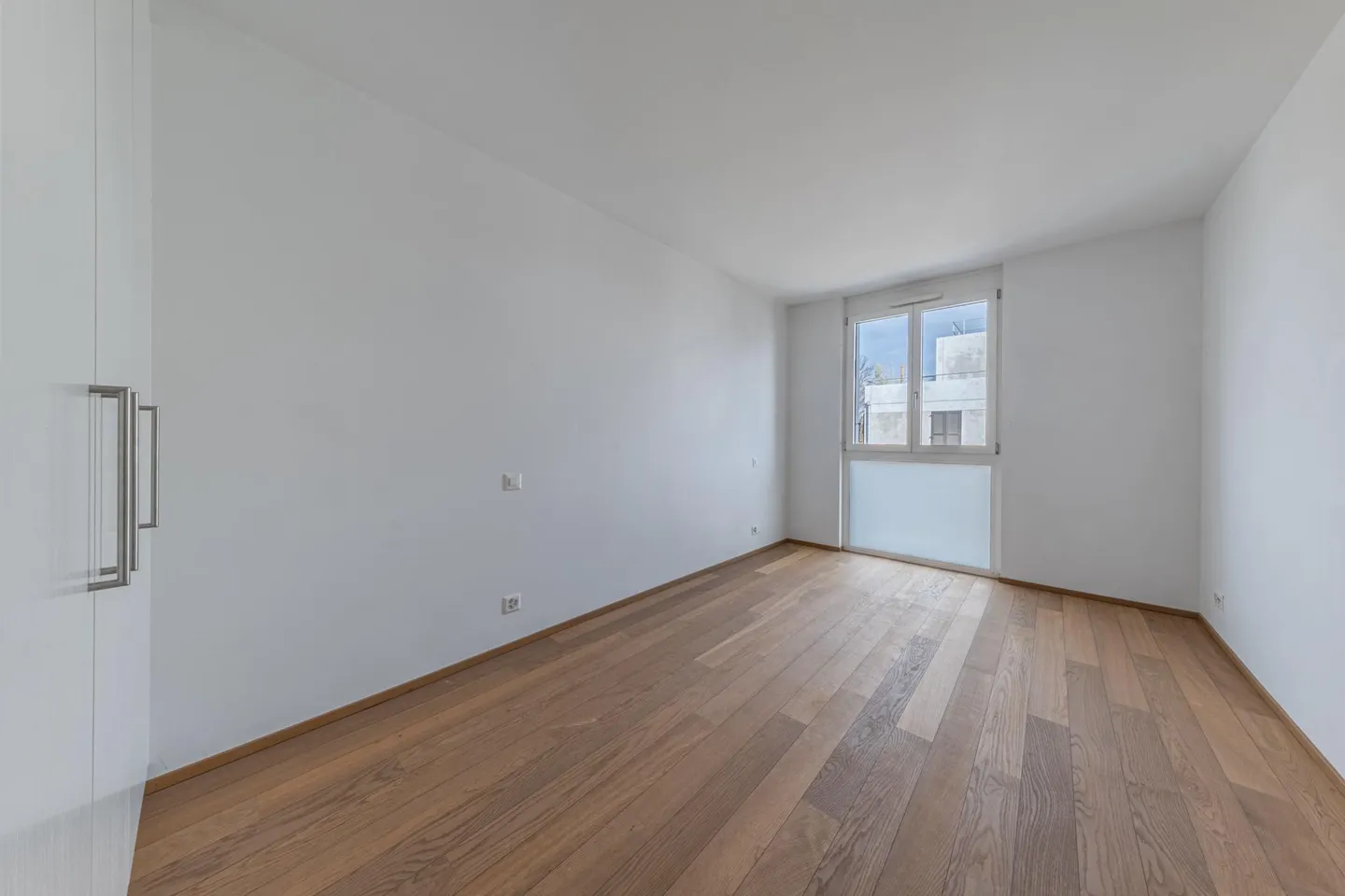 Modern 4-room apartment with loggia - Photo 4 of 5