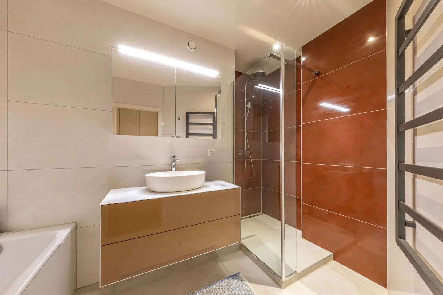 Contemporary Apartment in the Eaux-Vives District - Photo 6 of 7