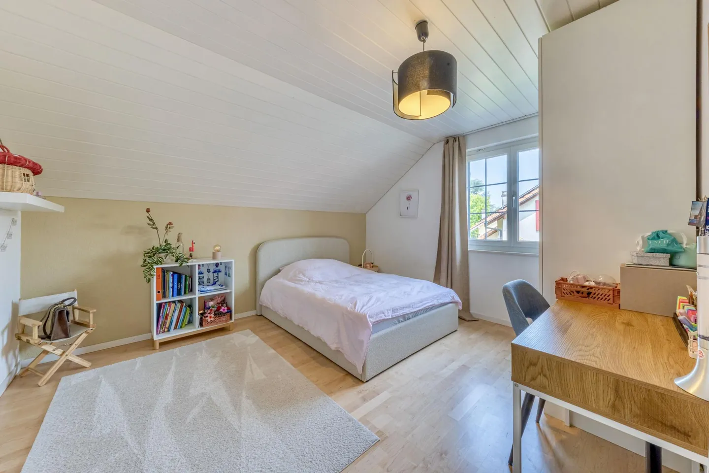 Villa contemporanea con piscina - Foto 11 di 13