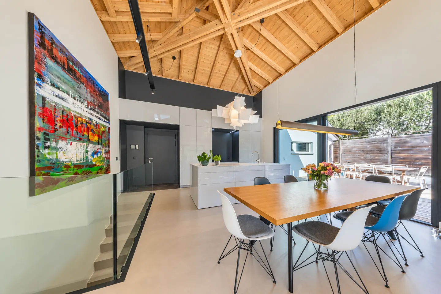 Zeitgenössische einstöckige Villa - Foto 4 von 8