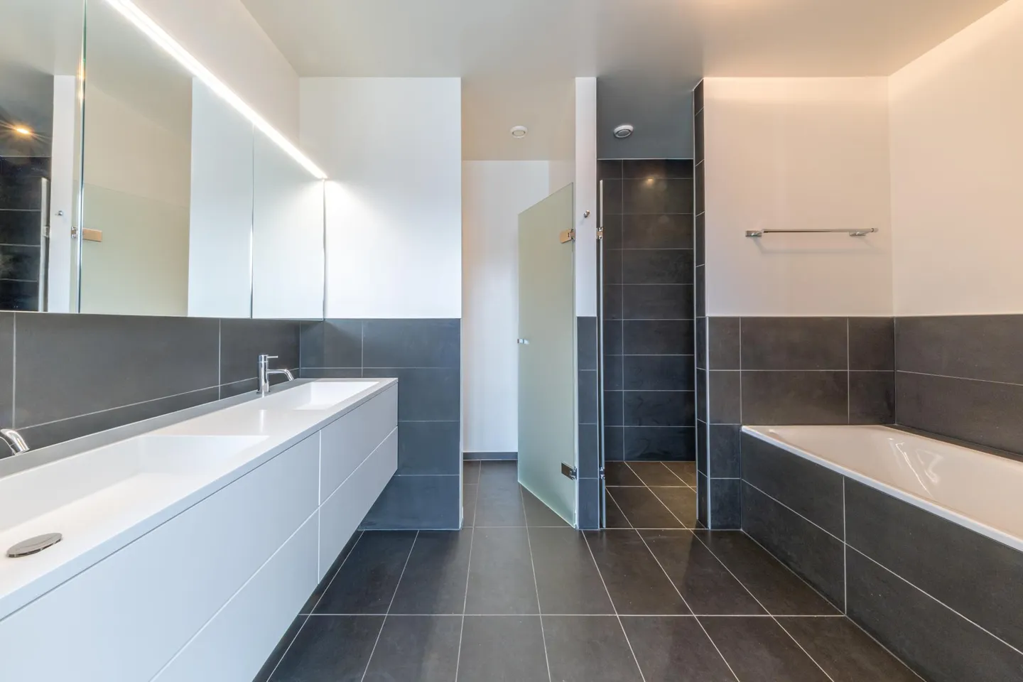 Elegant contemporary penthouse duplex - Photo 7 of 12