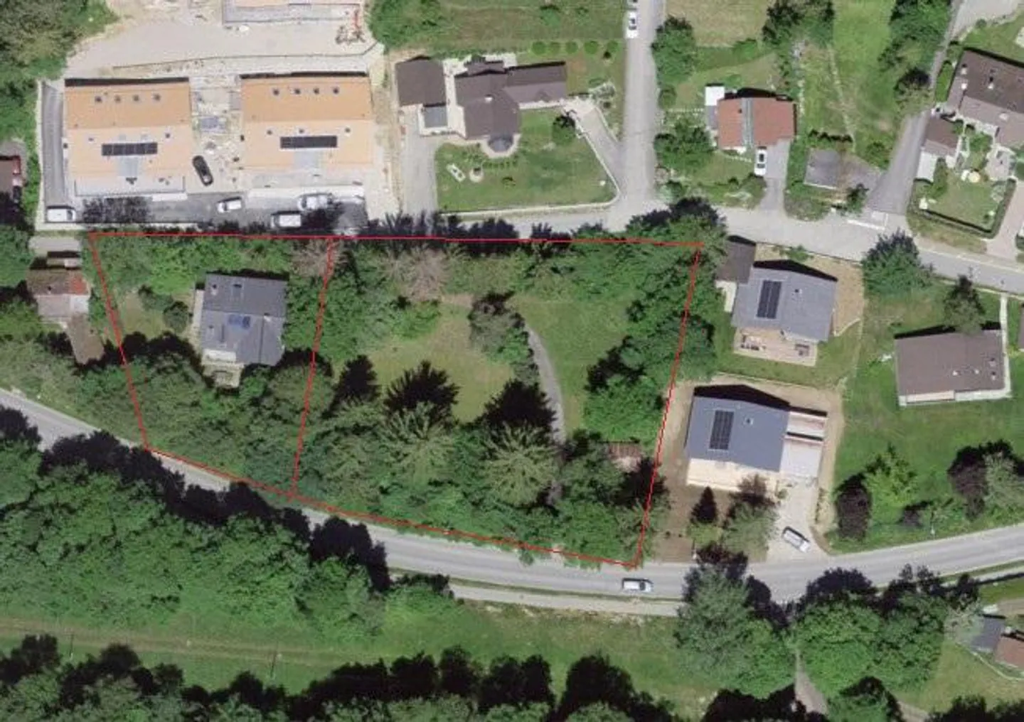 Baugrundstück nur wenige Schritte vom Zentrum entfernt - Foto 3 von 3