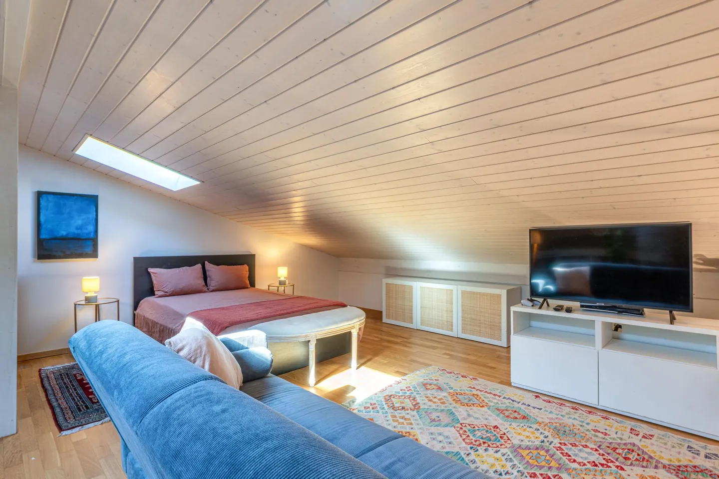 Bright contemporary penthouse with large terrace - Photo 5 of 6