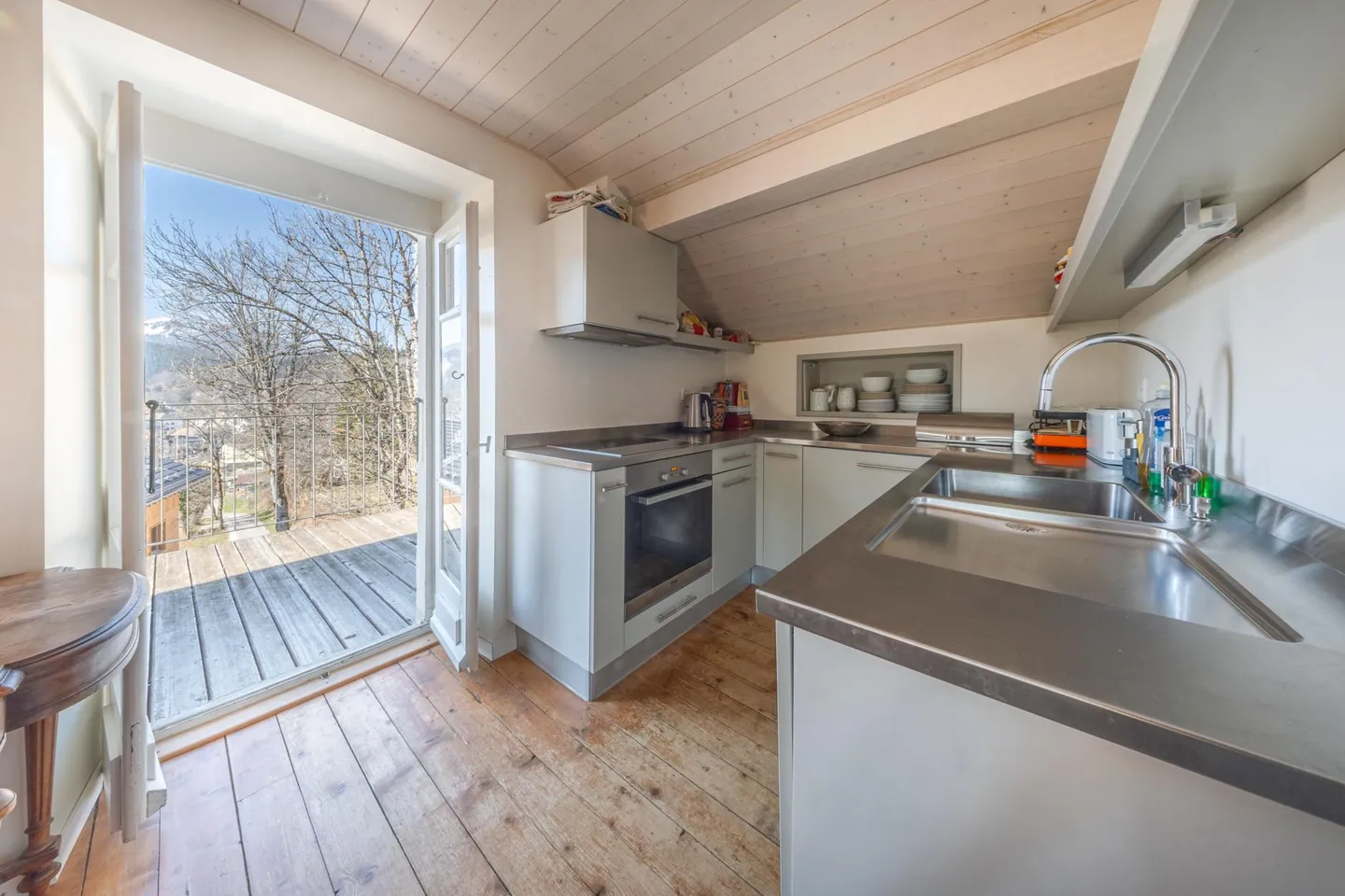 Schöne Immobilie mit 3 Wohnungen - Foto 4 von 4