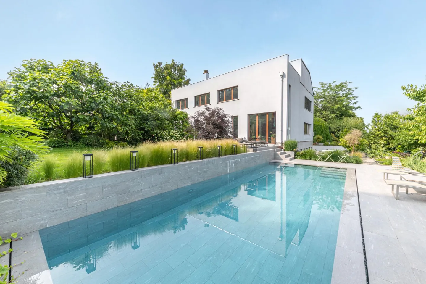 Villa d'architecte avec vue imprenable et piscine - Photo 1 sur 9
