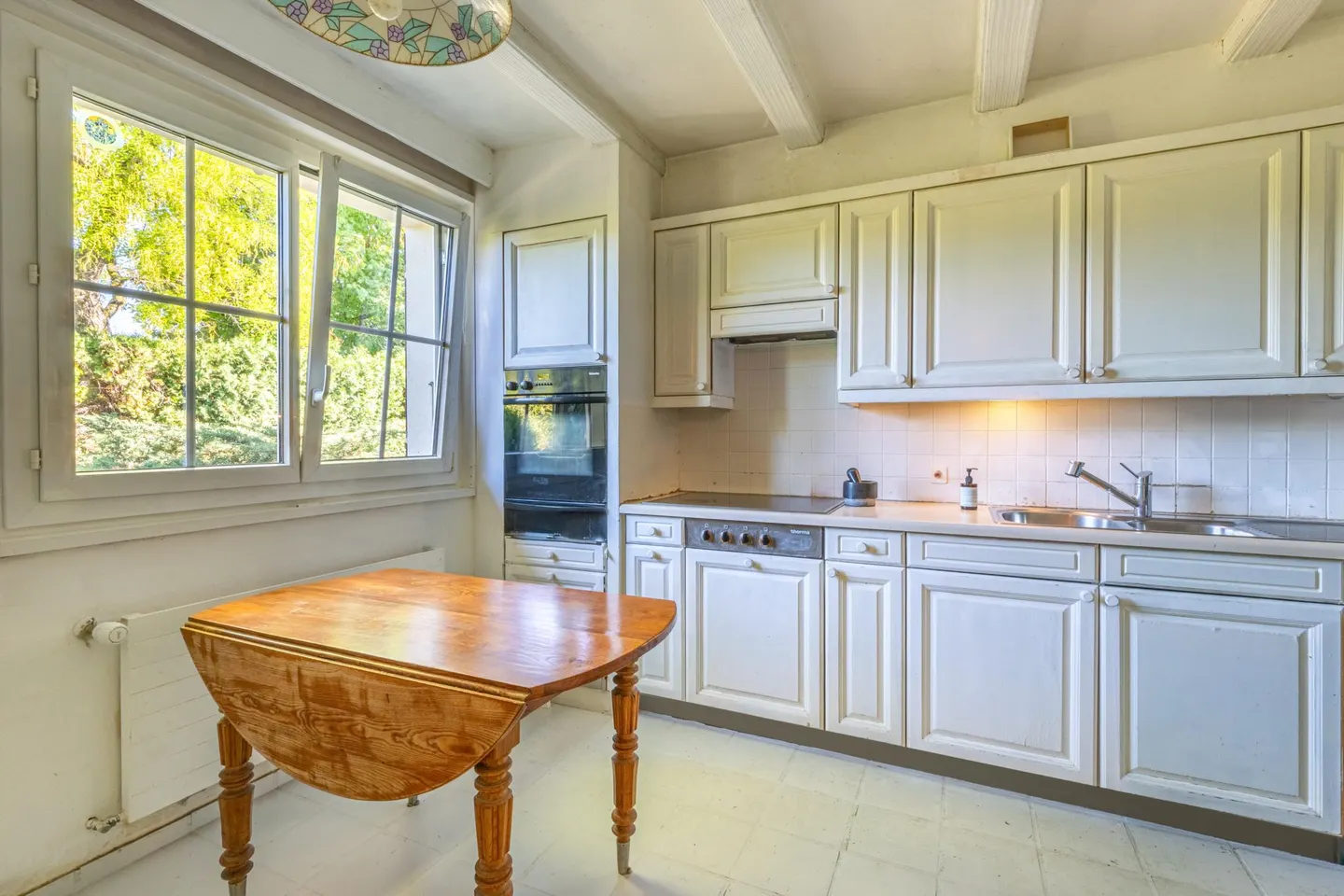 Belle villa familiale dans un écrin de verdure - Foto 3 di 5