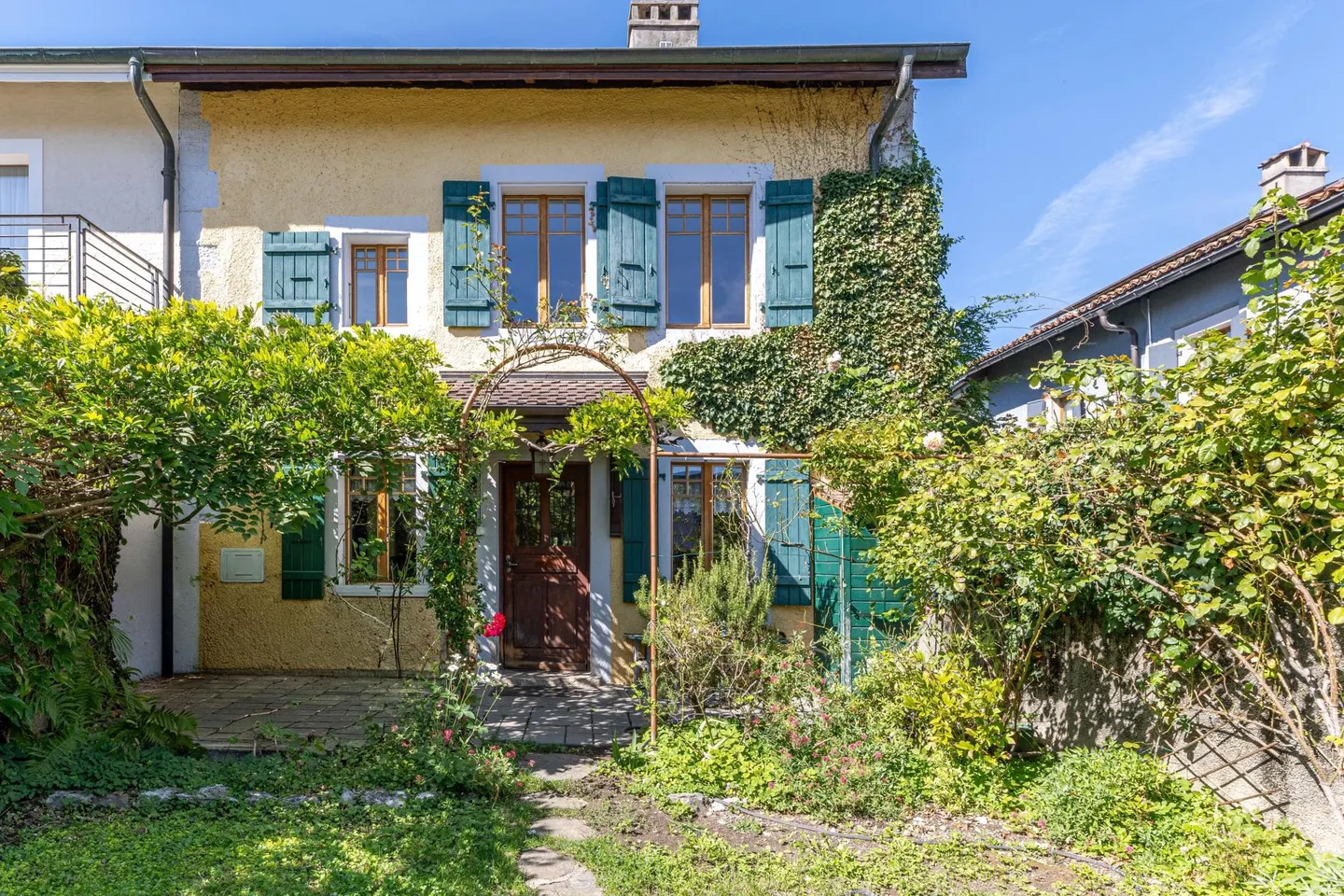 Maison villageoise avec jardin - Photo 1 sur 3