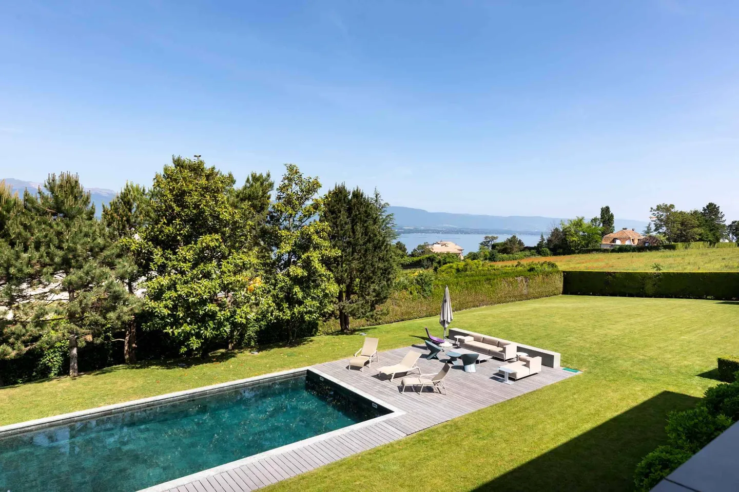 Zeitgenössische Villa in Cologny mit Blick auf den See und das Jura - Foto 5 von 10