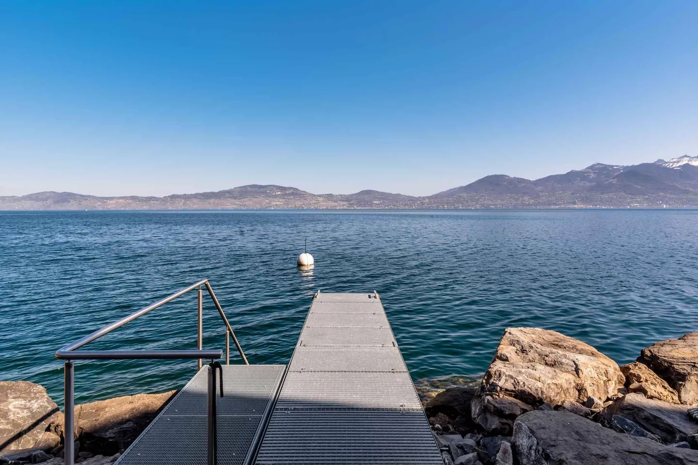 Rare 6.5-room waterfront house for sale in St-Gingolph - Photo 5 of 10