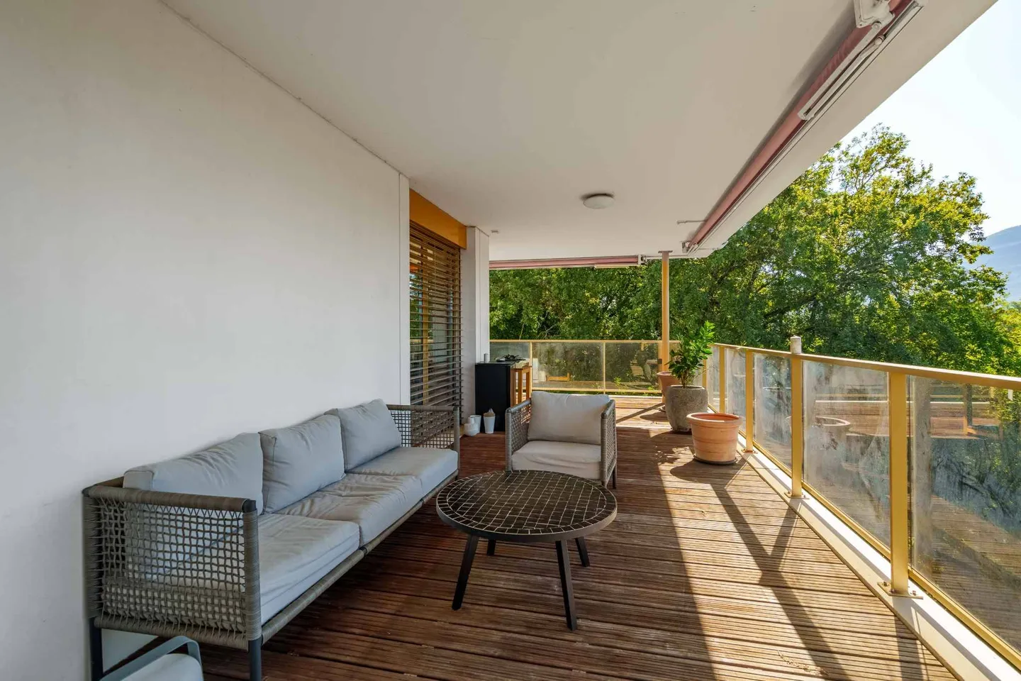 Duplex en pignon avec balcon et terrasse en rooftop - Photo 6 sur 10
