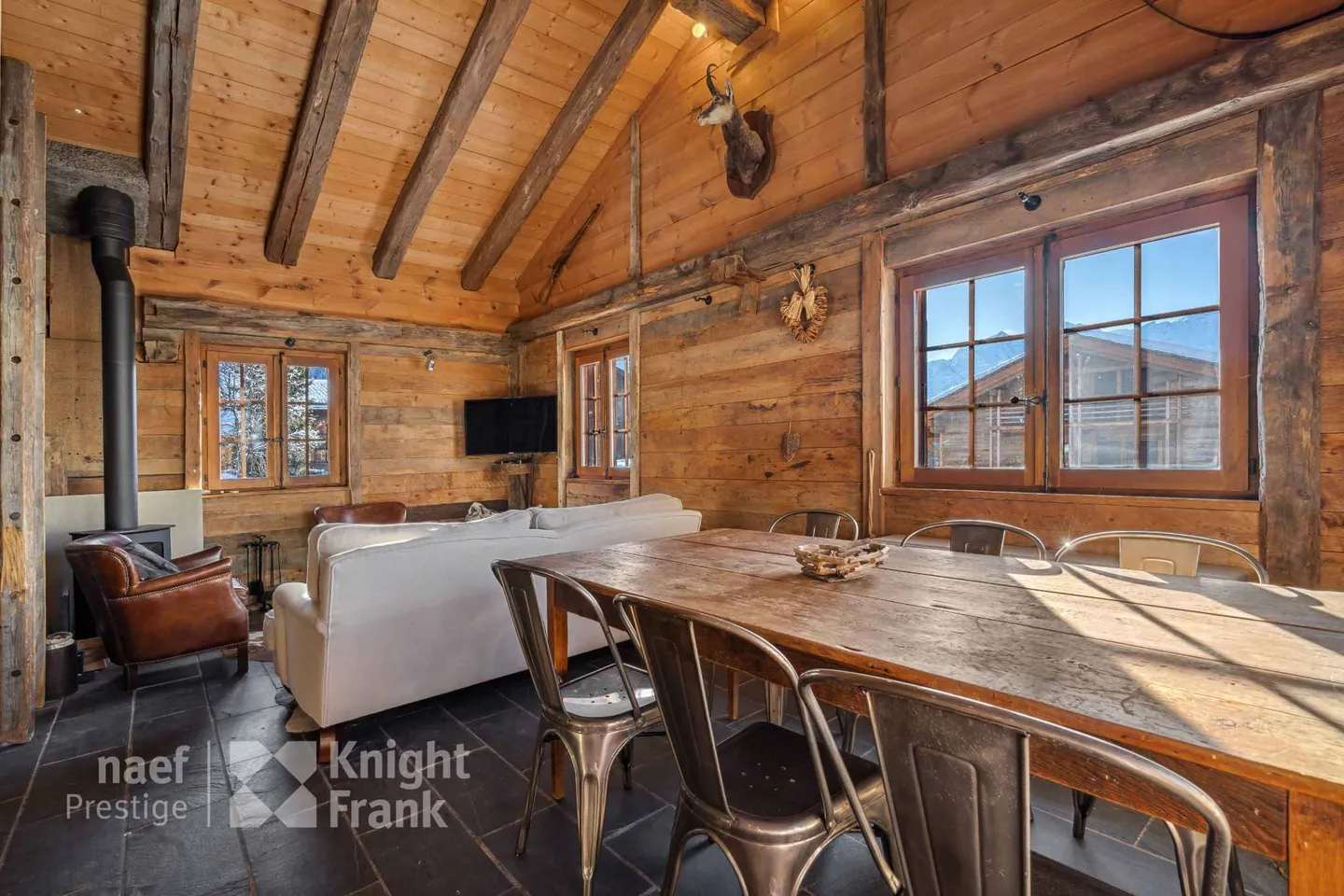 3-bedroom chalet with traditional charm. - Photo 3 of 5