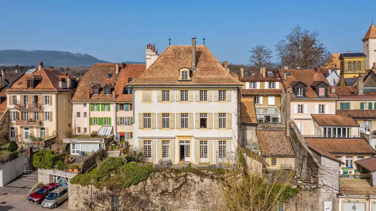 18th century bourgeois house of 460 m2 living space - Photo 1 of 6