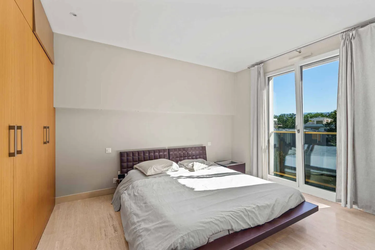 Duplex en pignon avec balcon et terrasse en rooftop - Photo 7 sur 10