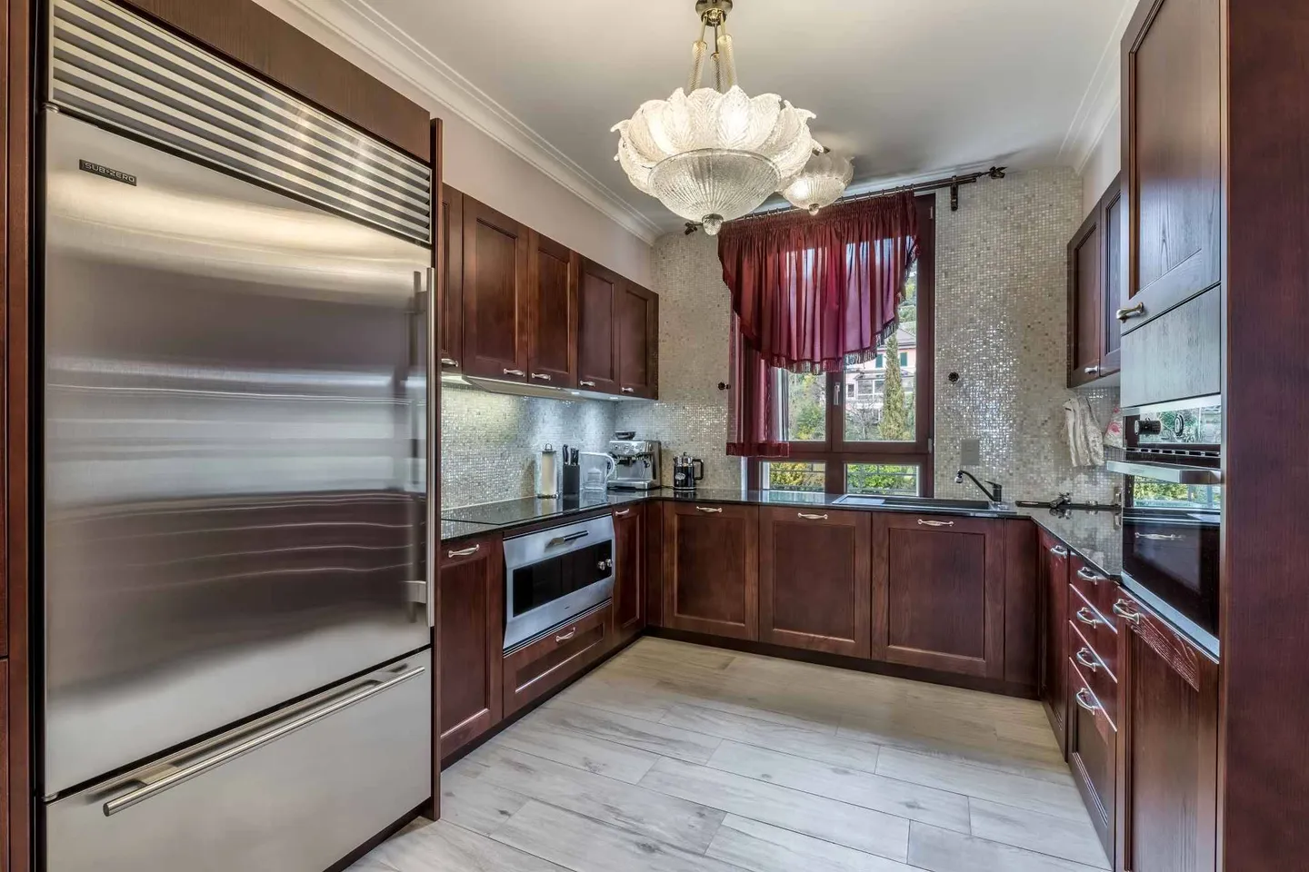 Magnificent 5.5-room apartment in a prestigious residence for sale in the center of Montreux - Photo 8 of 13