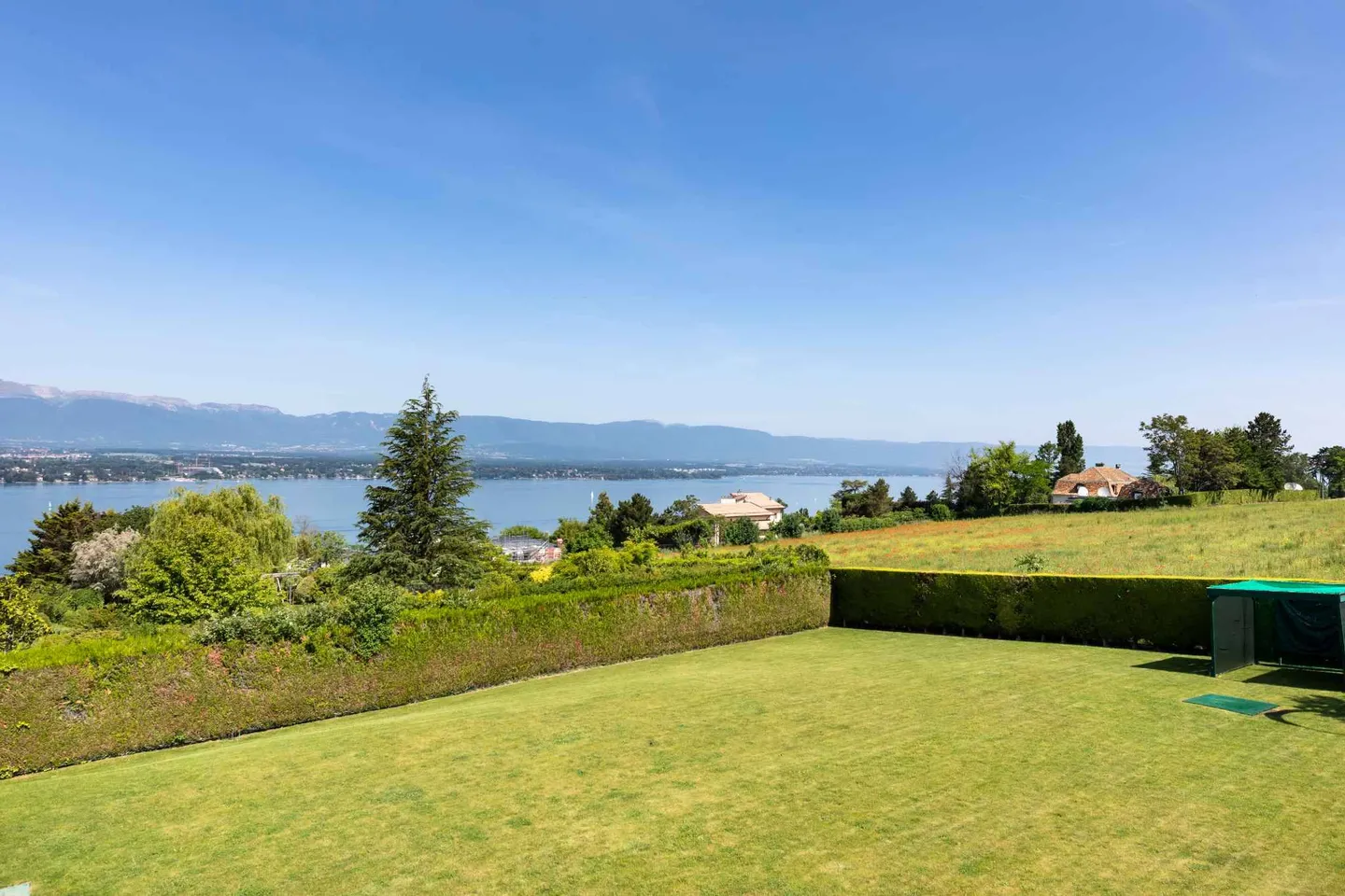 Zeitgenössische Villa in Cologny mit Blick auf den See und das Jura - Foto 4 von 10
