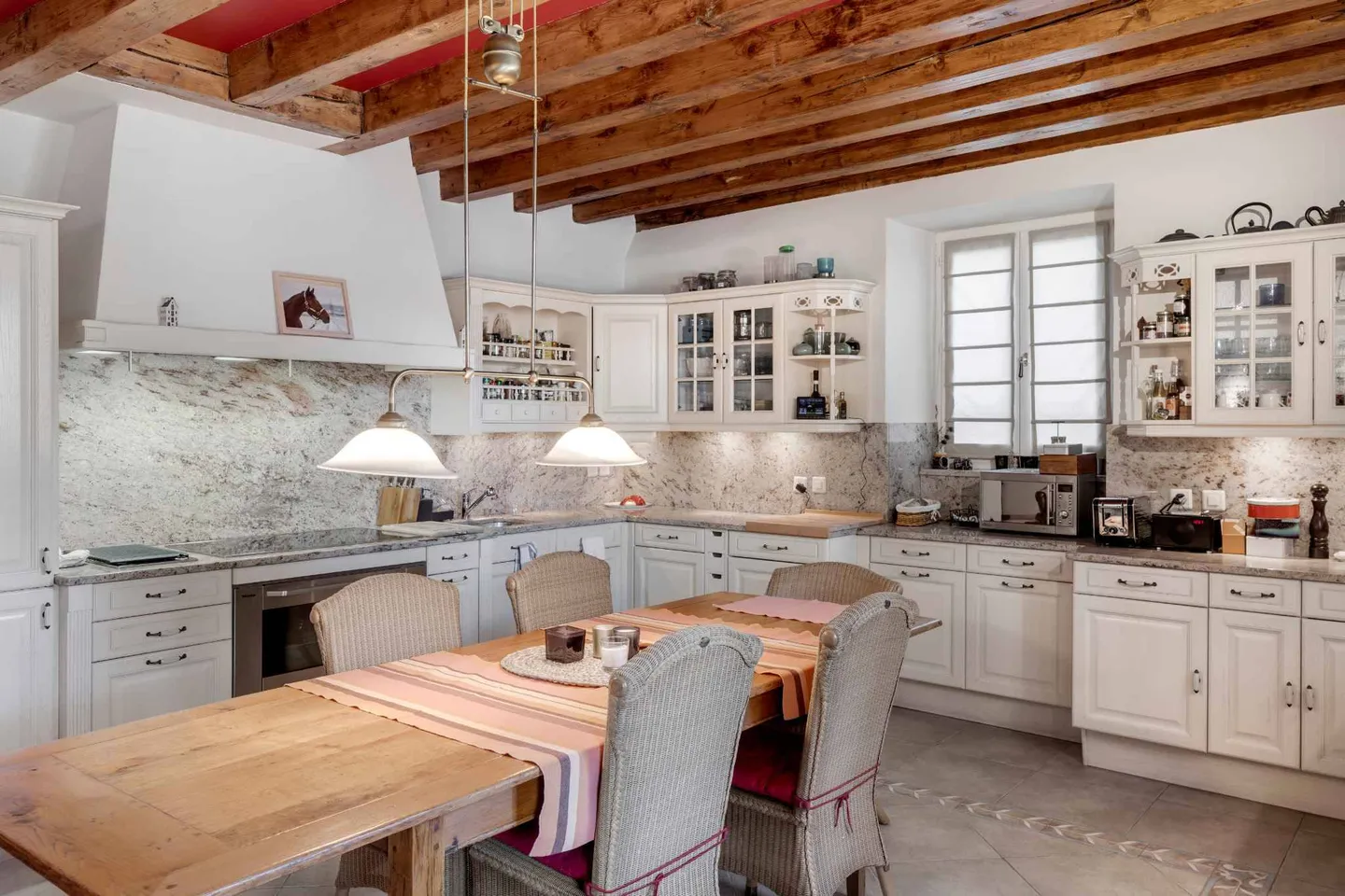 Maison villageoise de 580 m² - Photo 2 sur 11