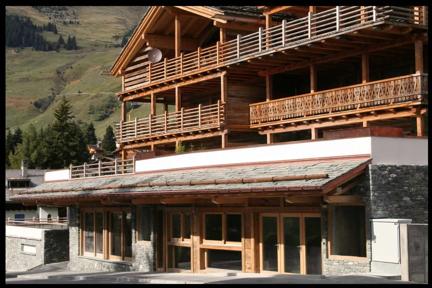 Commercial space of 900 m² in a luxurious chalet in Verbier - Photo 1 of 10