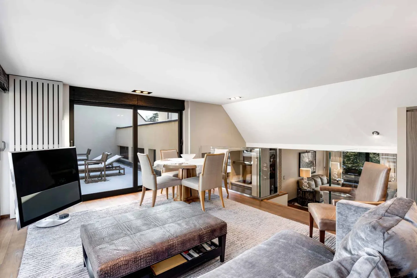 Attico di 5 stanze con terrazze di 56 m² - Foto 5 di 9