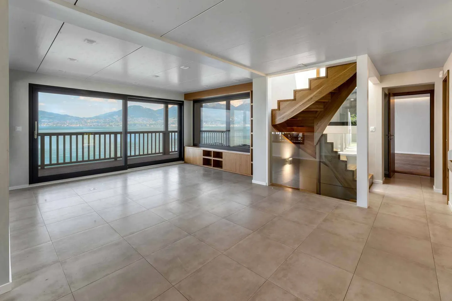 Rare 6.5-room waterfront house for sale in St-Gingolph - Photo 9 of 10