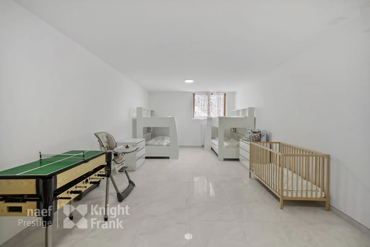 Wunderschöne Villa mit 6,5 Zimmern. - Foto 3 von 13