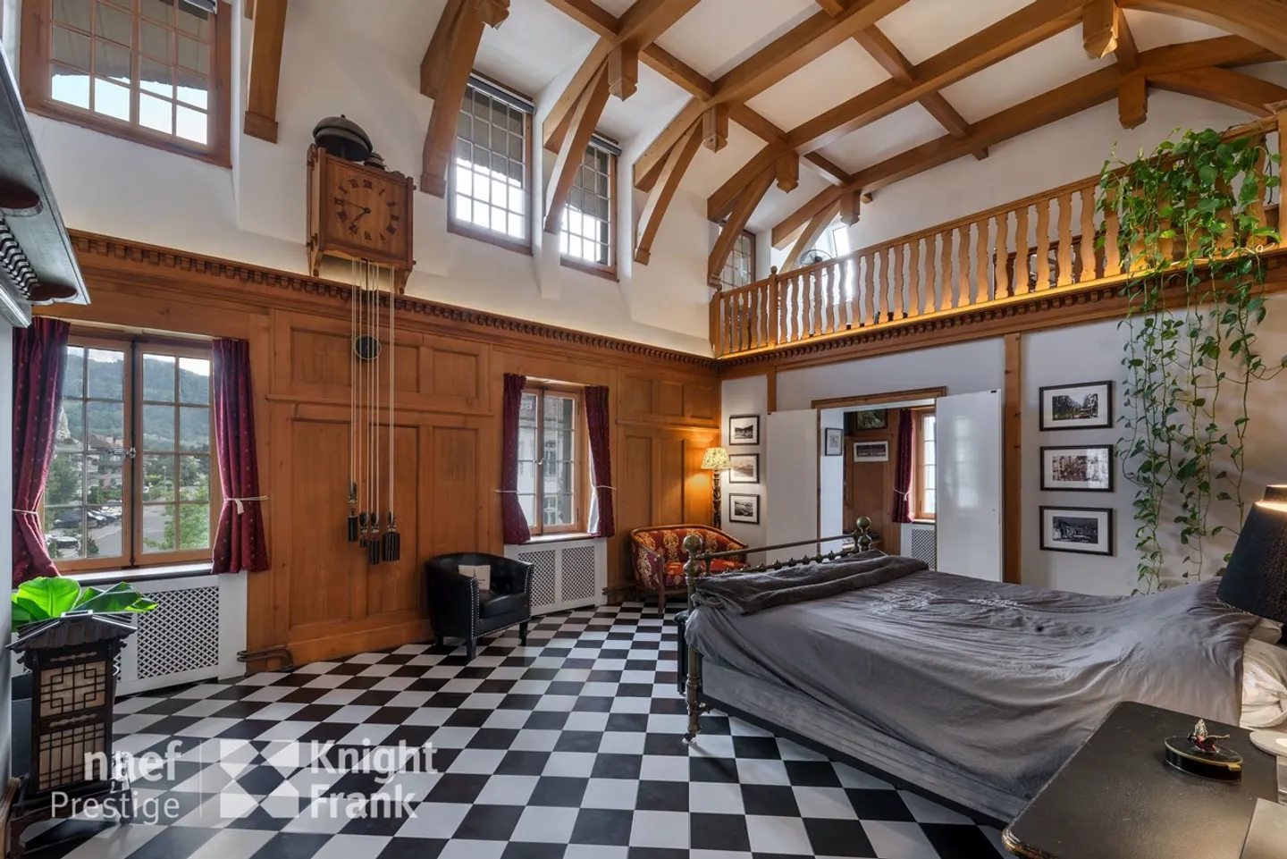 Individual house with a lot of character, 10 rooms in the city center for sale in St-Légier - Photo 5 of 7