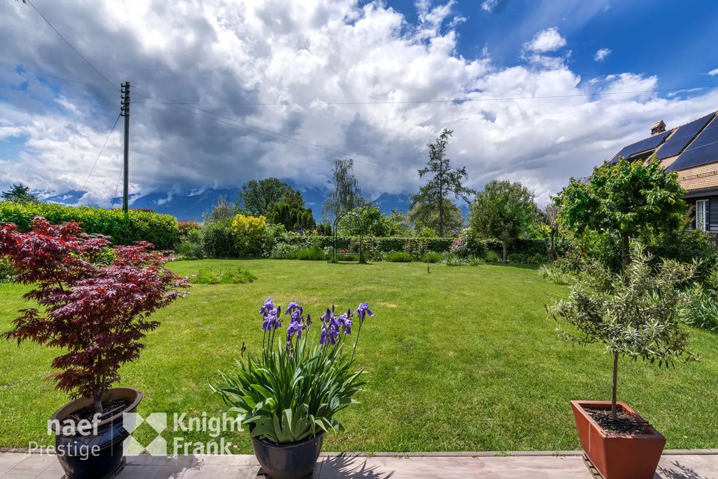 Individual house with a lot of character, 10 rooms in the city center for sale in St-Légier - Photo 3 of 7