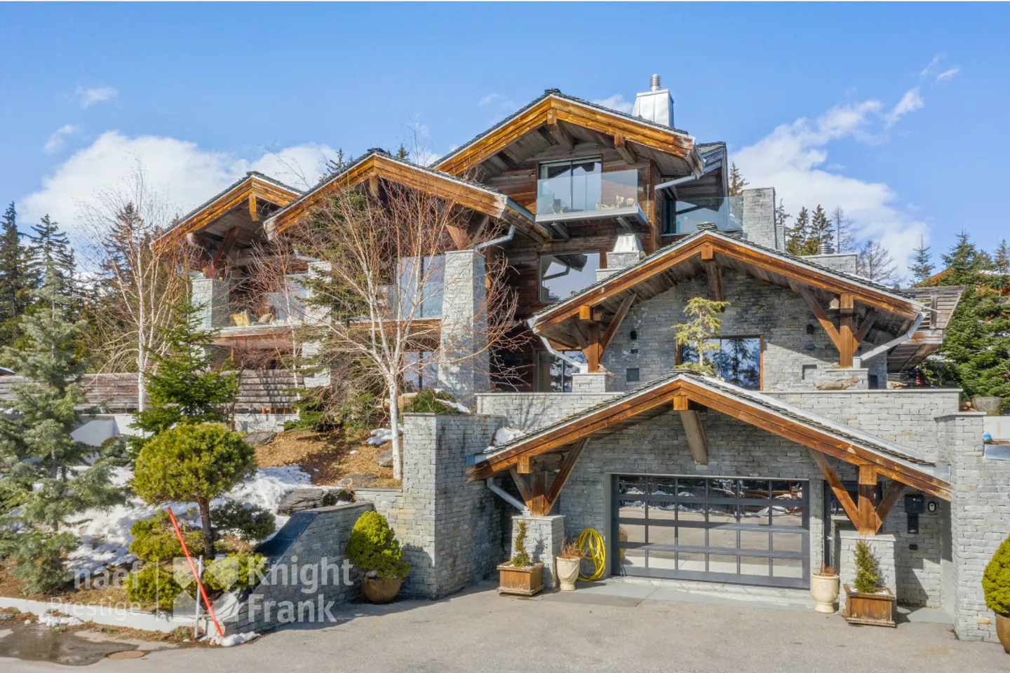 Luxus-Chalet in Crans-Montana - Foto 1 von 13