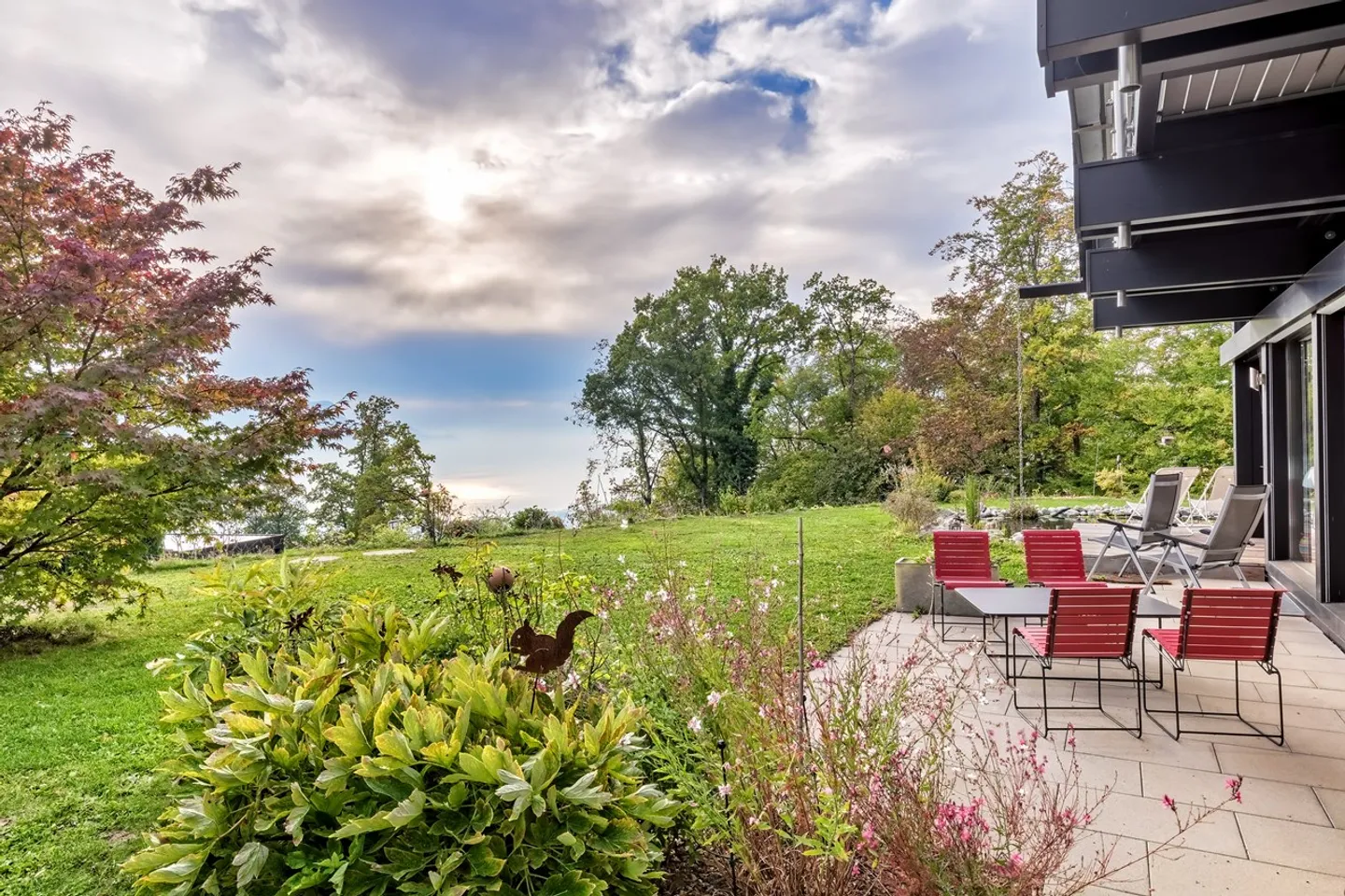 Beautiful individual villa "Huf Haus" with 6.5 rooms - Photo 10 of 12