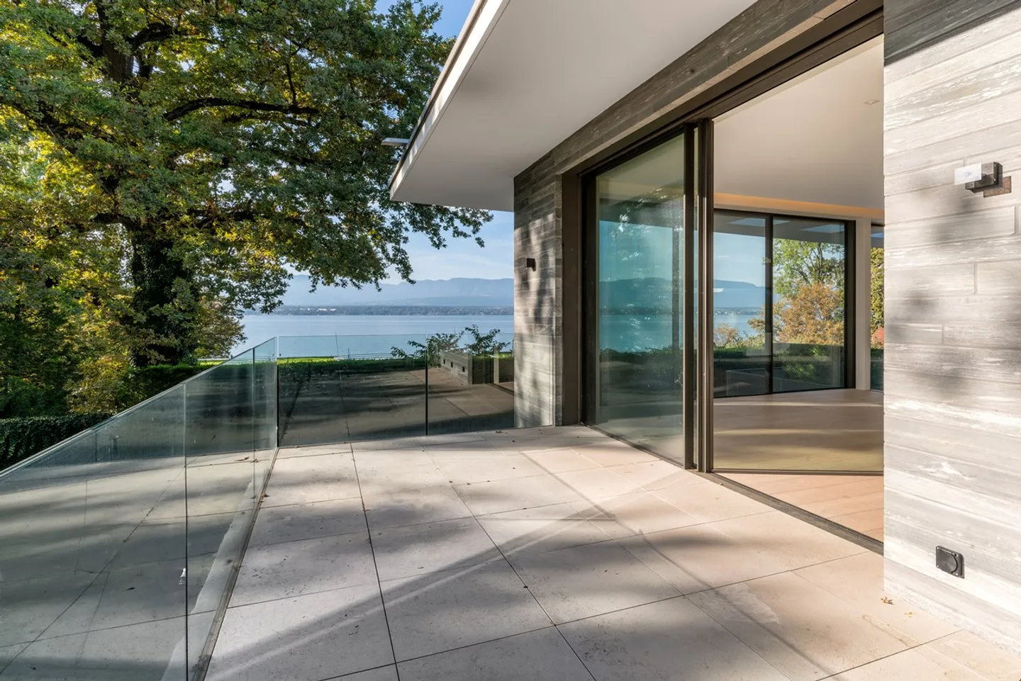 Villa avec vue lac et accès privé lac. - Photo 6 sur 11