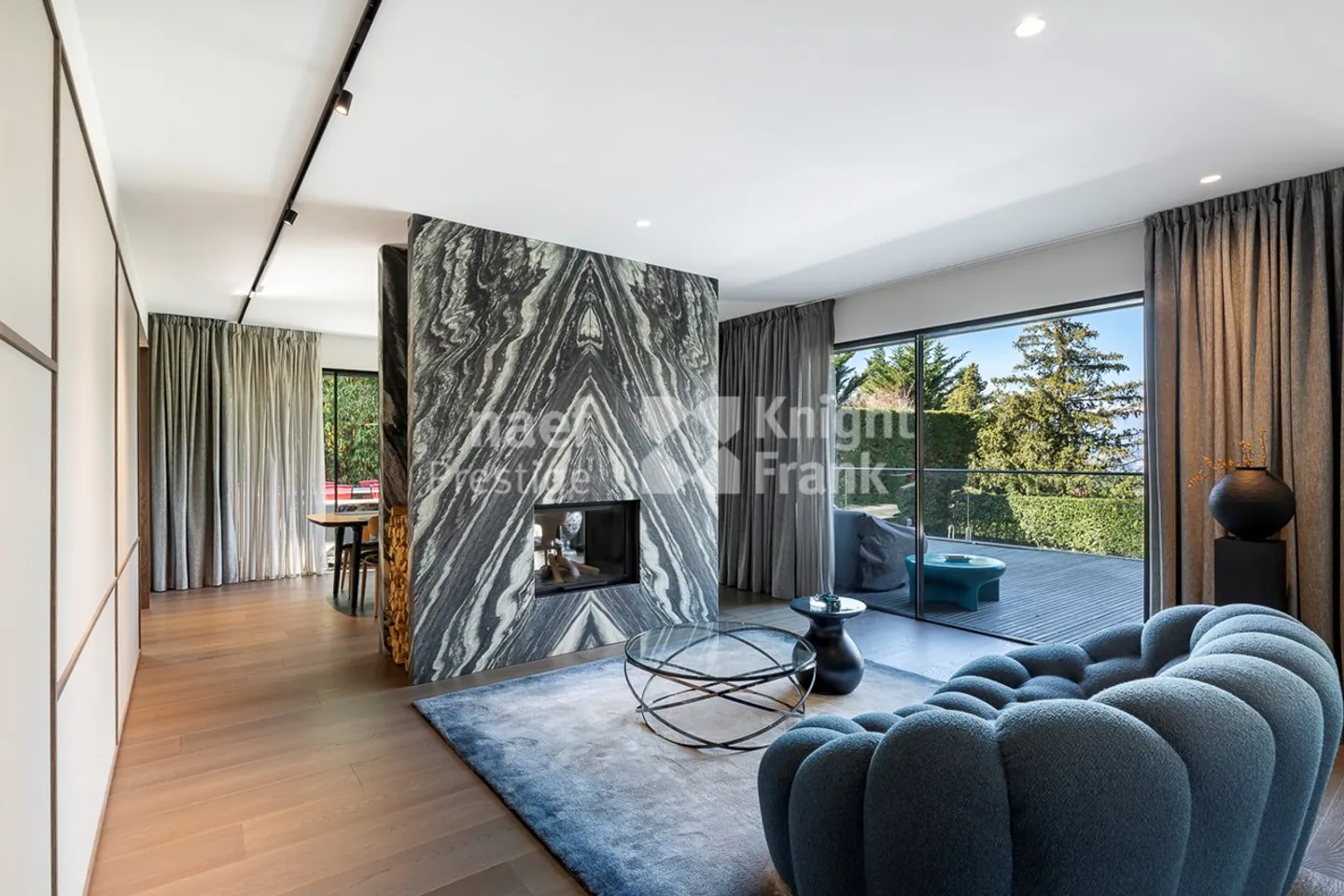 Außergewöhnliche Villa mit Seeblick - Foto 3 von 10