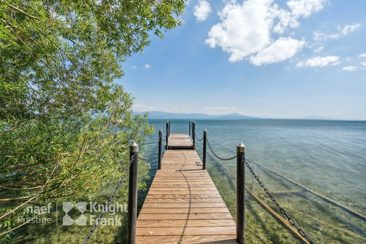 Stunning waterfront property - Photo 3 of 3