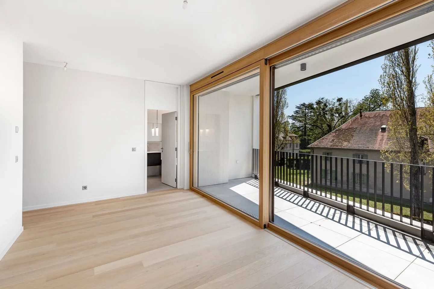 Appartamento nuovo di 5 stanze con terrazza sul tetto - Foto 7 di 8