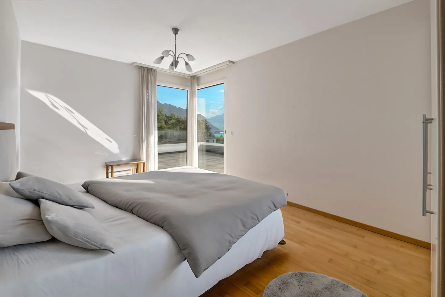Magnificent 5.5-room penthouse with a view - Photo 9 of 11