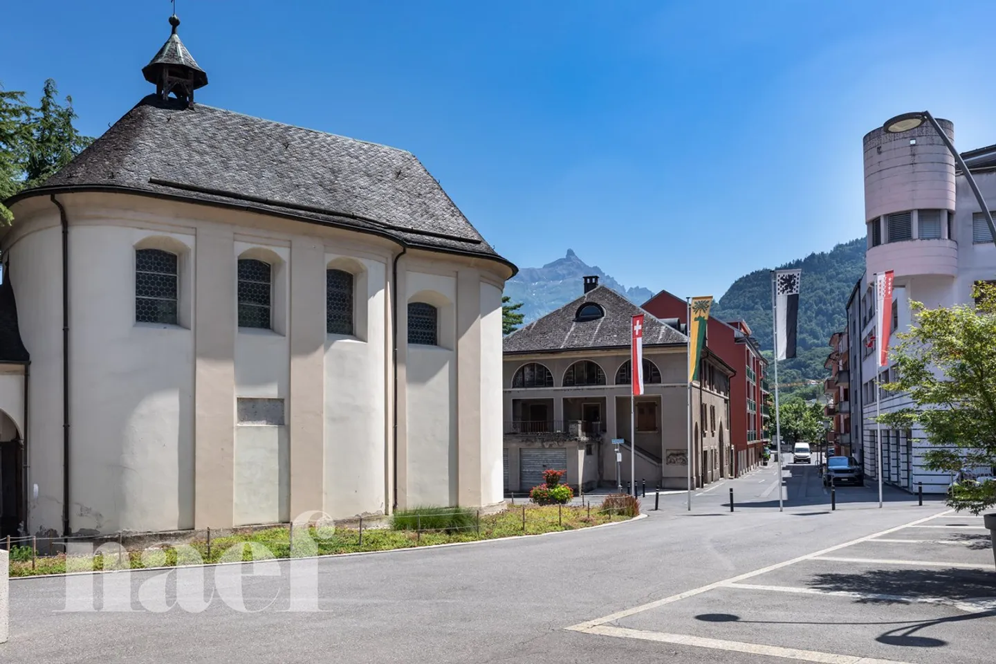 Mixed-use building consisting of a commercial space and 4 apartments in the city center of Monthey - Photo 5 of 10