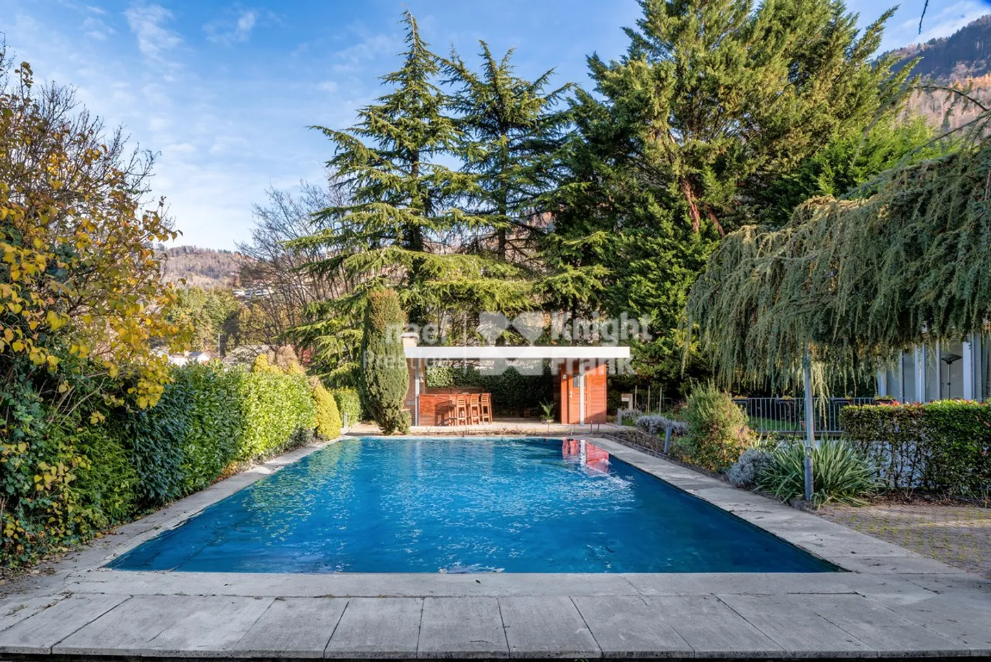 Architect-designed house with 3 apartments and outdoor pool for sale in Chernex / Montreux - Photo 6 of 13