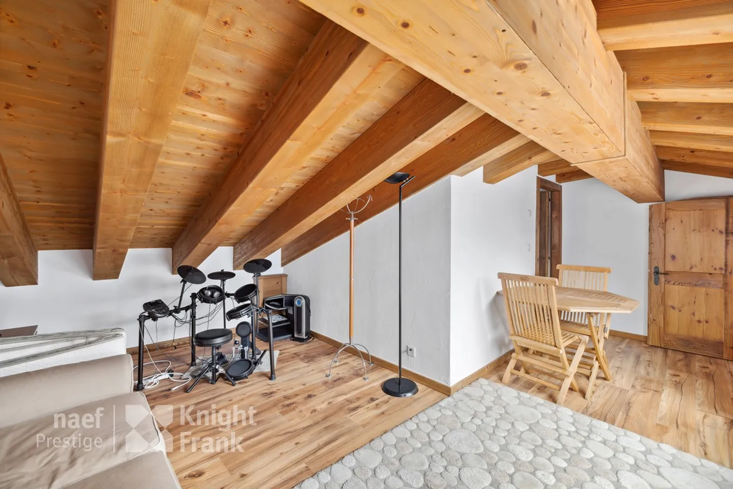 Triplex penthouse with 4.5 rooms. - Photo 11 of 13