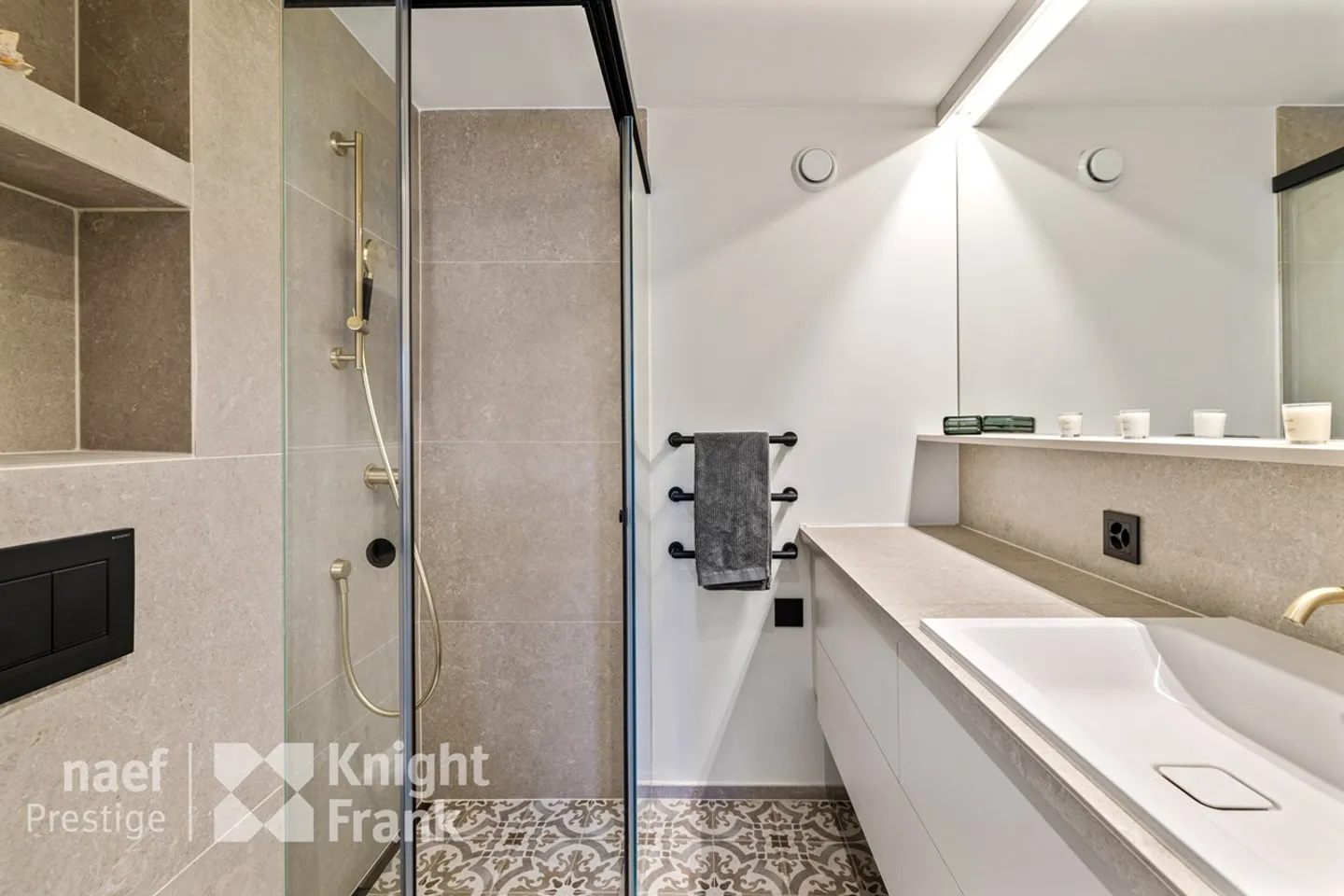Garden-level apartment in the Esserts-Le Hameau district - Photo 4 of 7