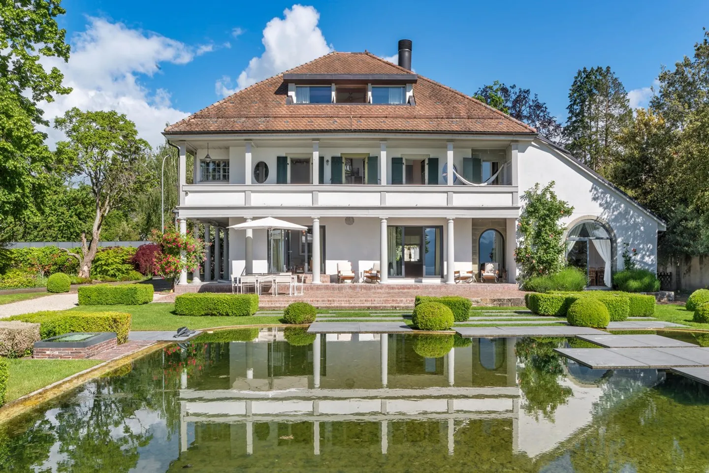 Sublime propriété de maître pieds dans l'eau avec plage privée et garage à bateaux - Photo 7 sur 7