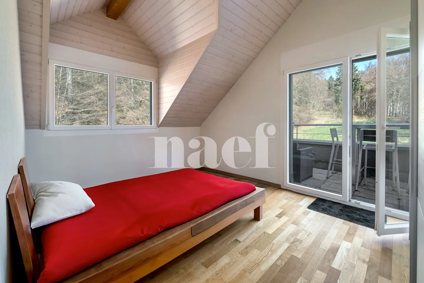 Dachgeschosswohnung mit 4,5 Zimmern in Chardonne - Foto 2 von 13