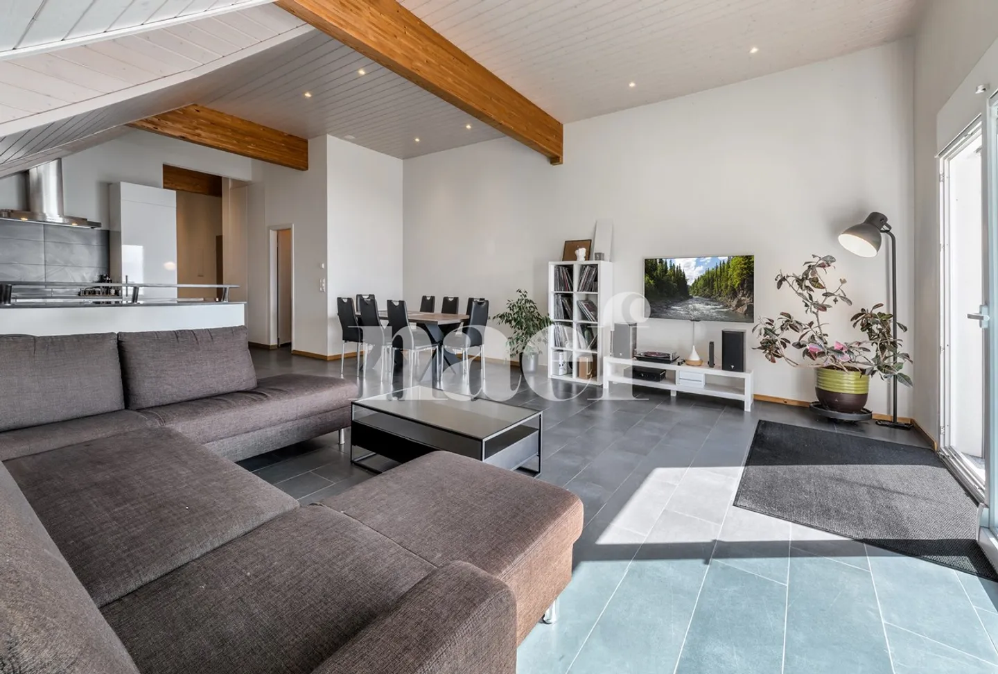 Dachgeschosswohnung mit 4,5 Zimmern in Chardonne - Foto 4 von 13