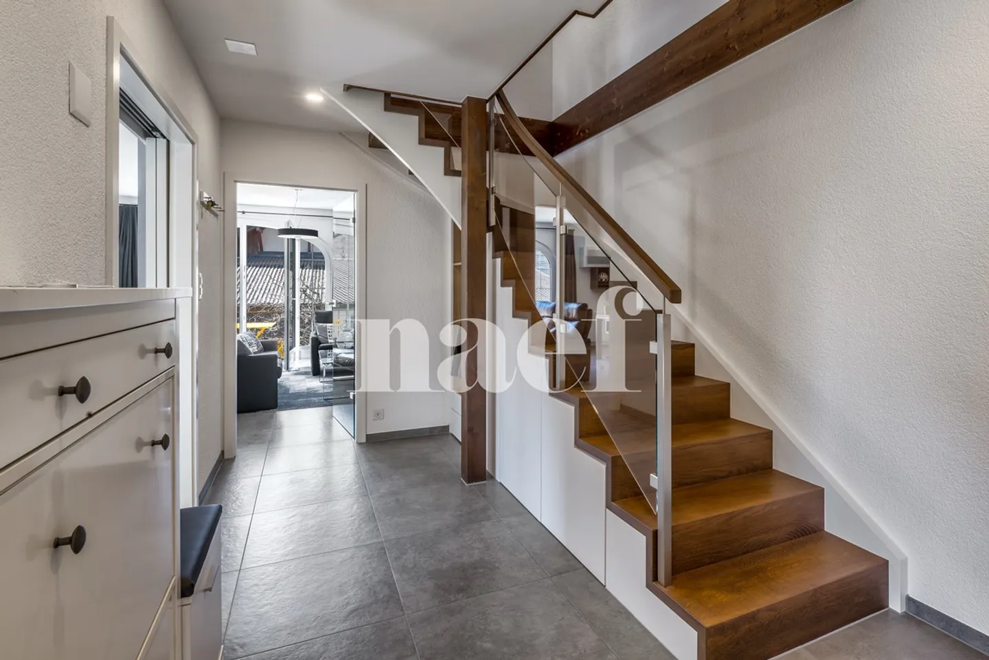 Spacious and bright duplex apartment with 5.5 rooms - Photo 7 of 10