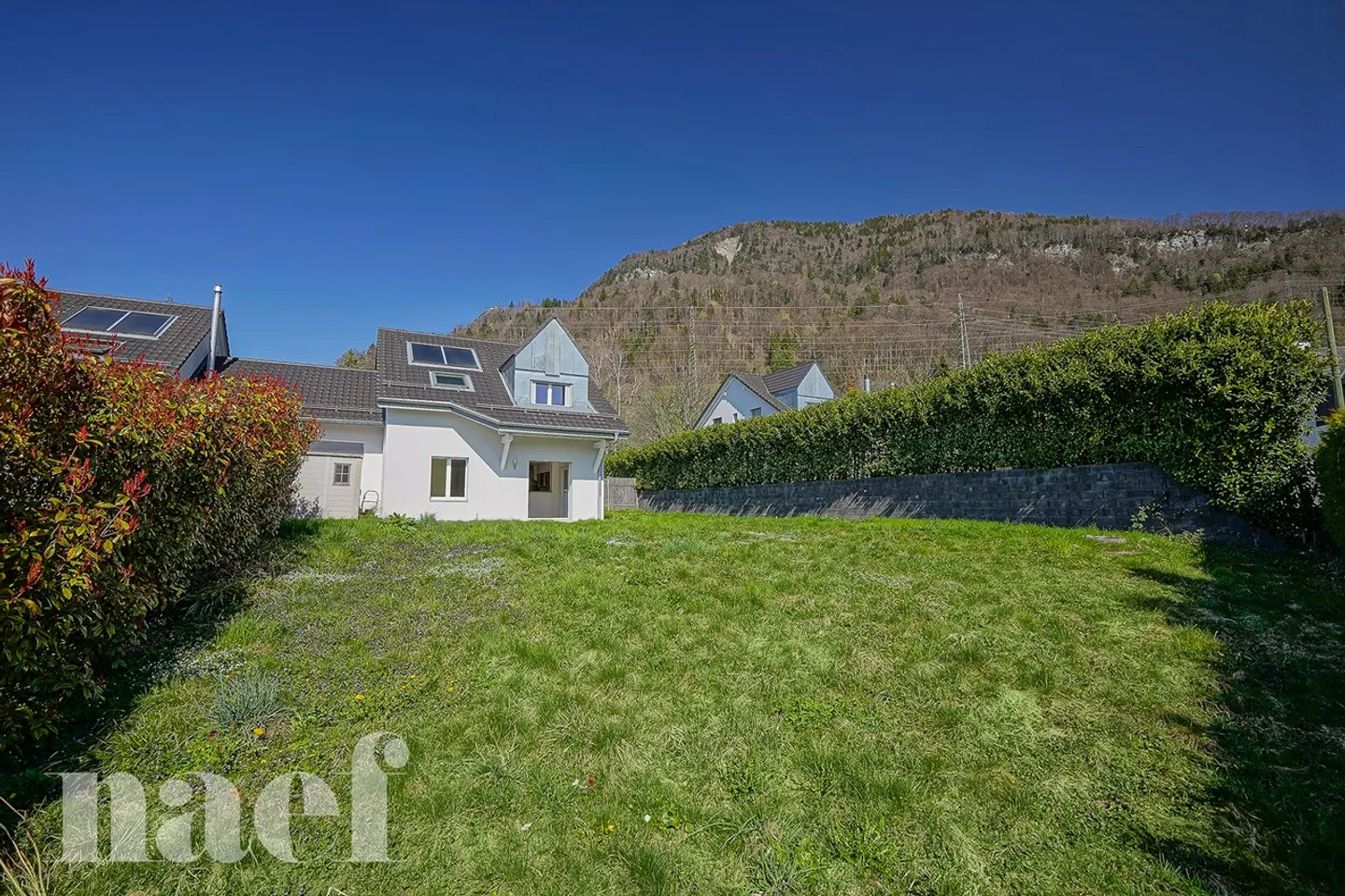 Charming semi-detached villa with garages of 5.5 rooms in a contemporary style and in a green setting for sale in Blonay - Photo 4 of 13