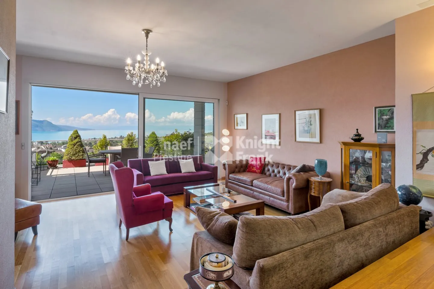 Family home with 7.5 rooms, private elevator and panoramic view of the lake for sale in Chailly/Montreux - Photo 8 of 13